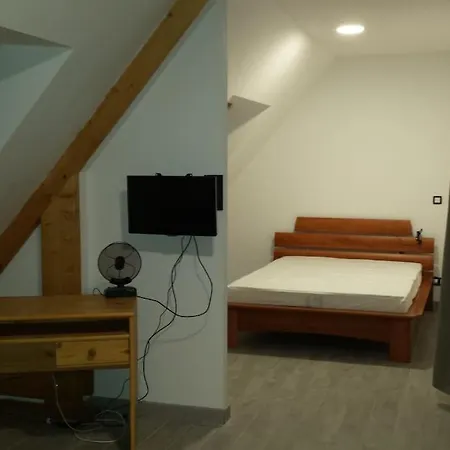 Studio Meuble Proche Plage Du Debarquement, Bayeux * Loucelles